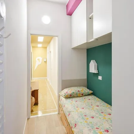 2 Bedroom Gorgeous In Rapallo