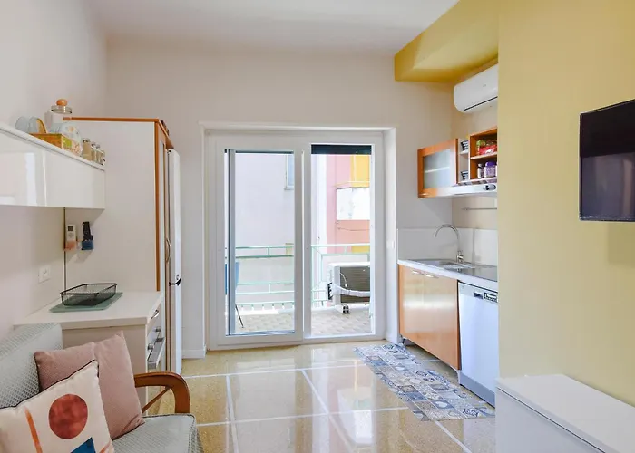 2 Bedroom Cozy In Апартаменти Рапалло